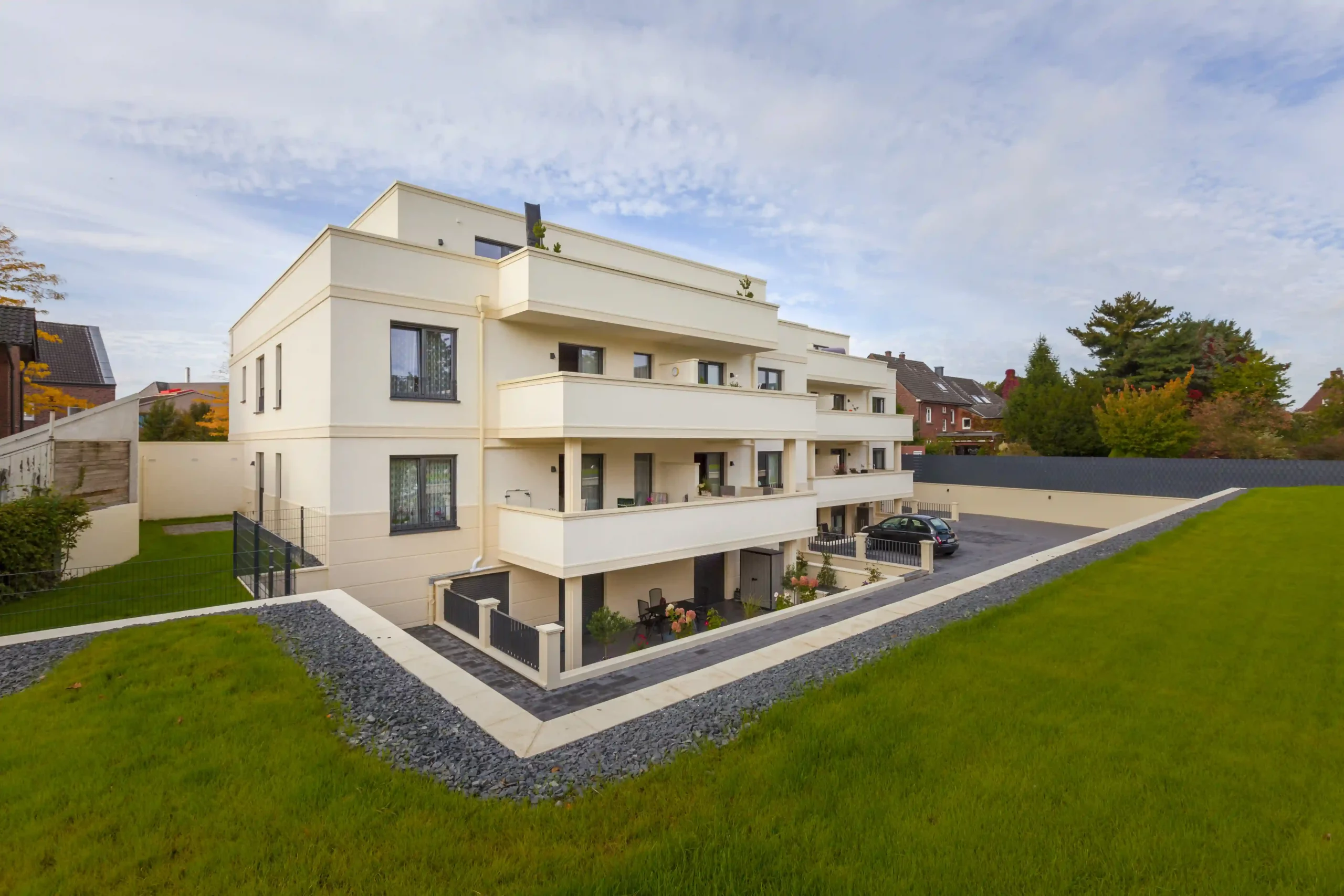 Moderne Wohnanlage – Immobilienmakler und Hausverwaltung GWB für professionelle Immobilienbetreuung und -vermittlung